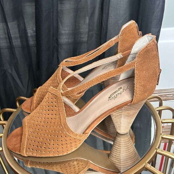 Seychelles Perforated Suede Sandals - Picture 2 of 6